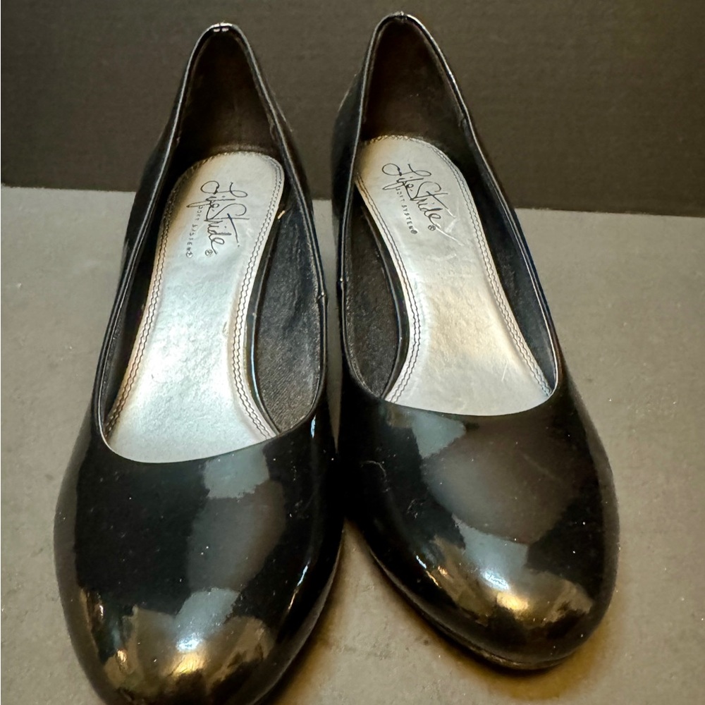 Life Stride Women's Black Patent Heels